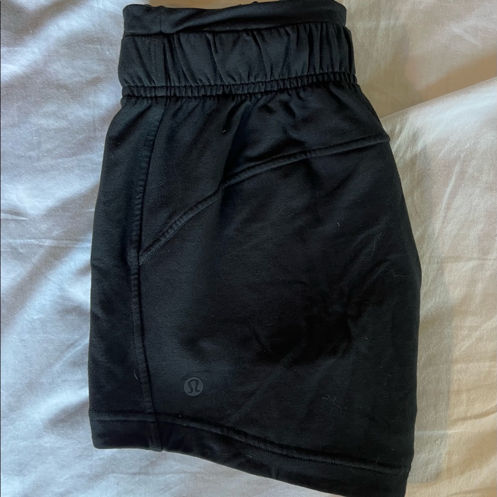 Lululemon inner glow shorts